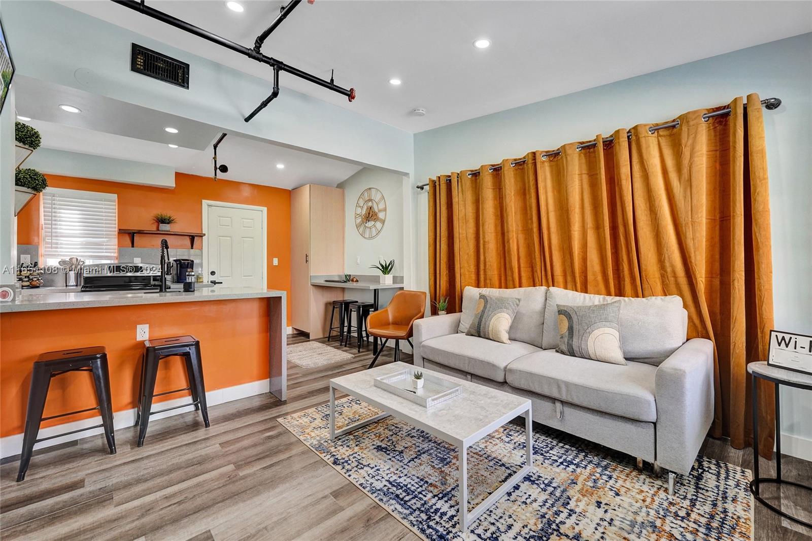 DIXIANNA VILLAS - Residential Lease