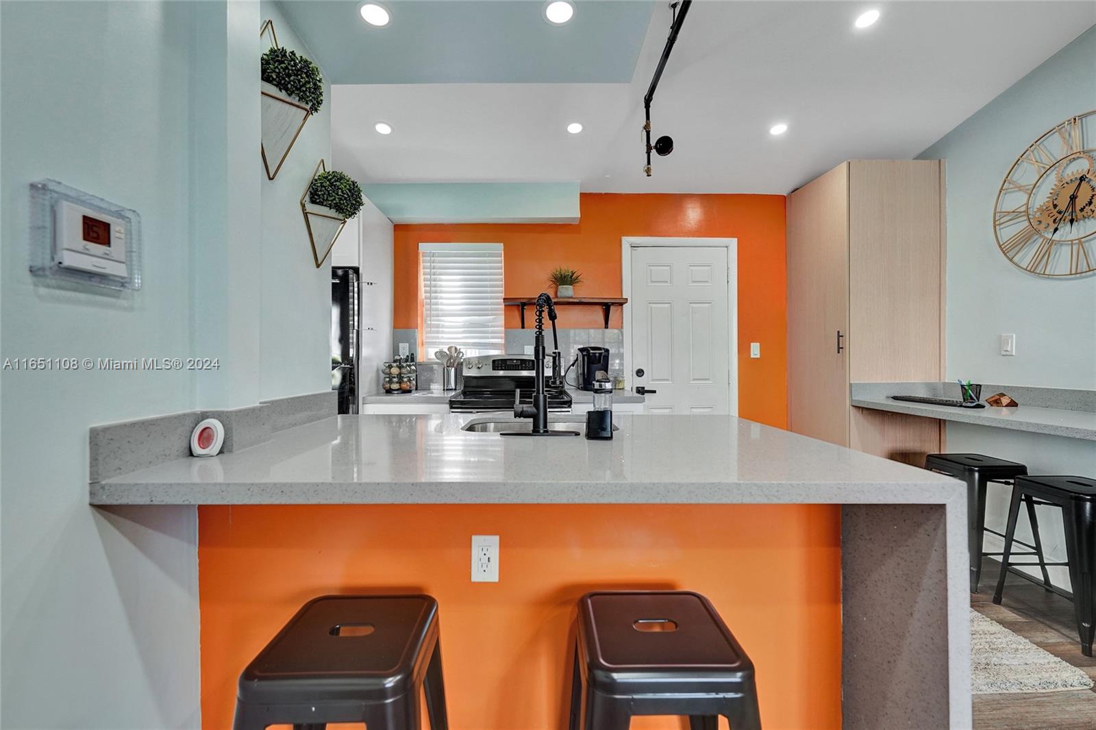 DIXIANNA VILLAS - Residential Lease