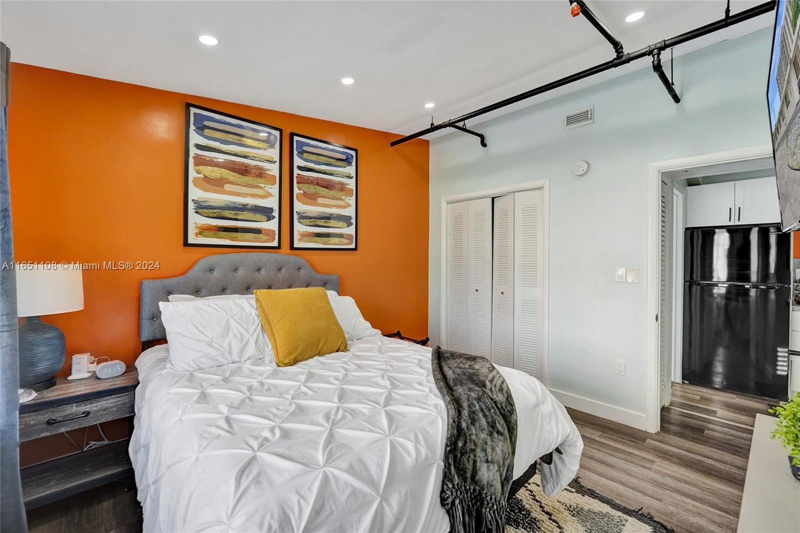 DIXIANNA VILLAS - Residential Lease