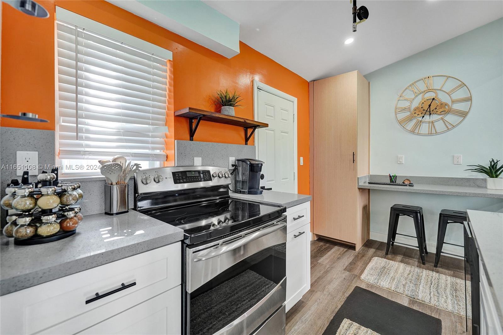 DIXIANNA VILLAS - Residential Lease
