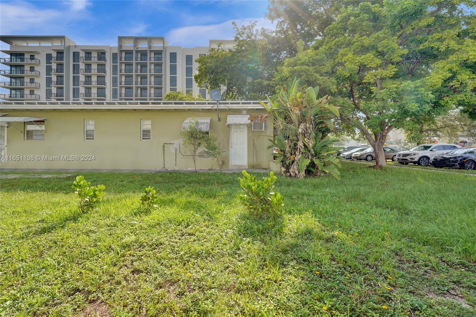 DIXIANNA VILLAS - Residential Lease