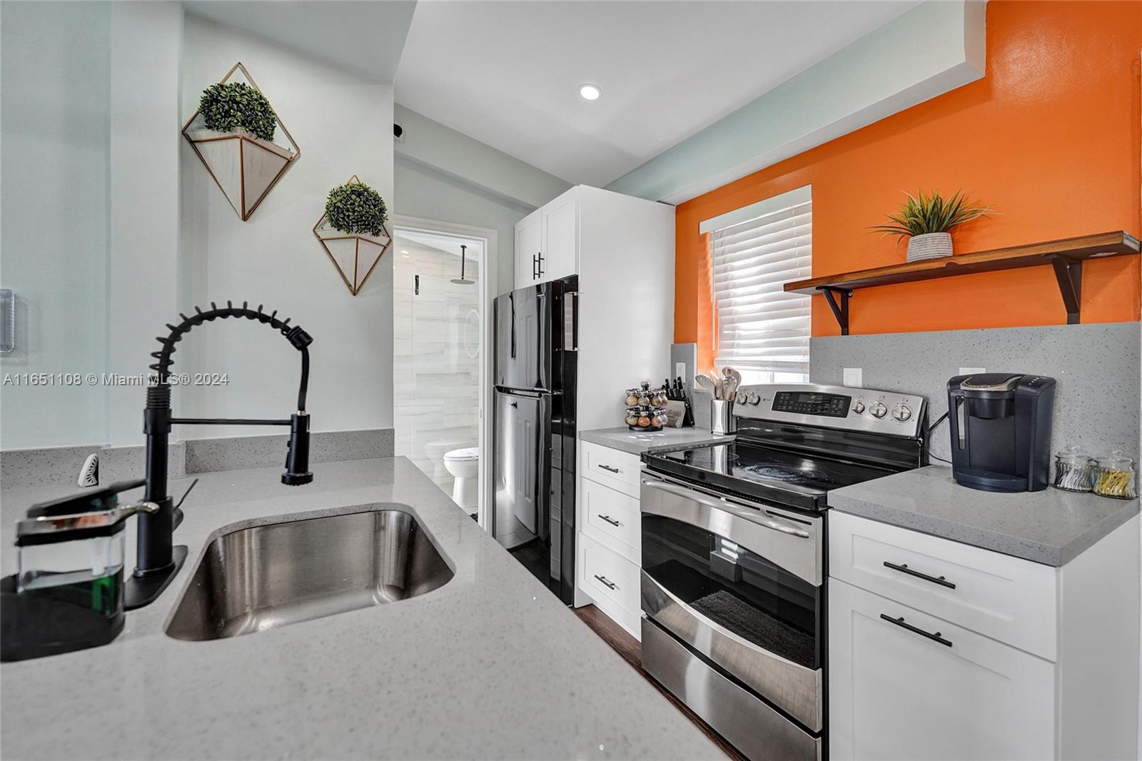 DIXIANNA VILLAS - Residential Lease