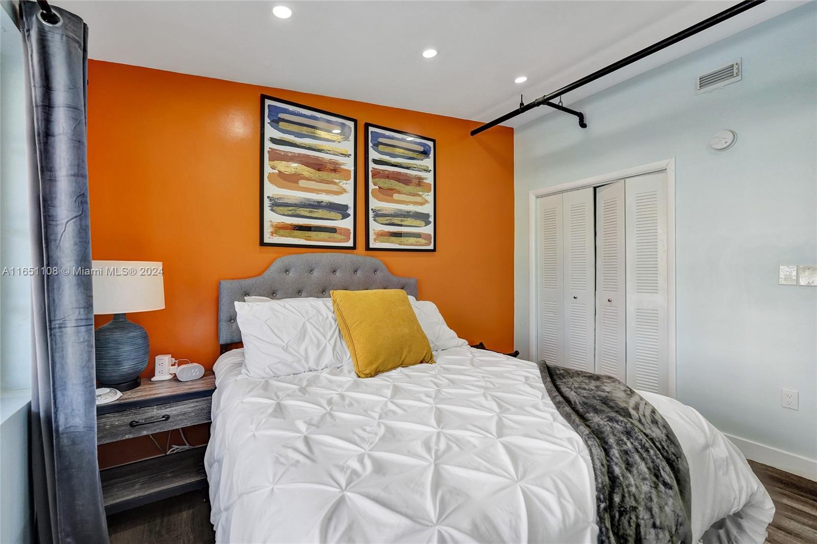 DIXIANNA VILLAS - Residential Lease