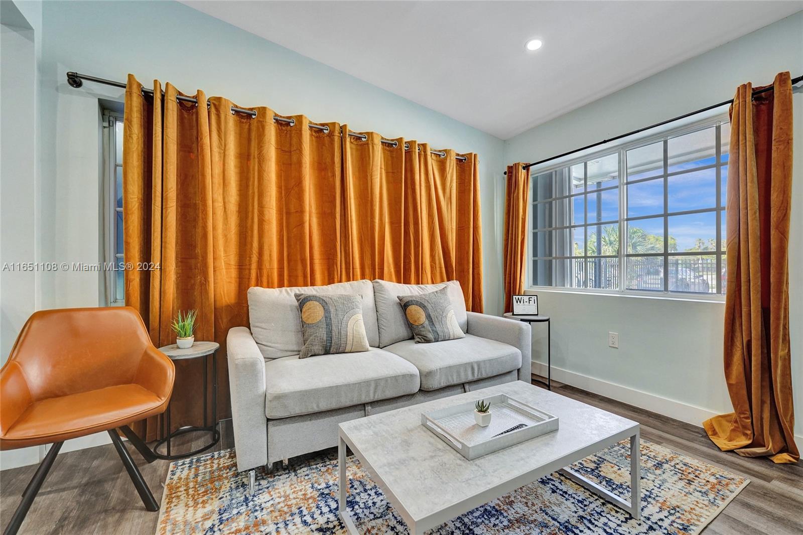 DIXIANNA VILLAS - Residential Lease