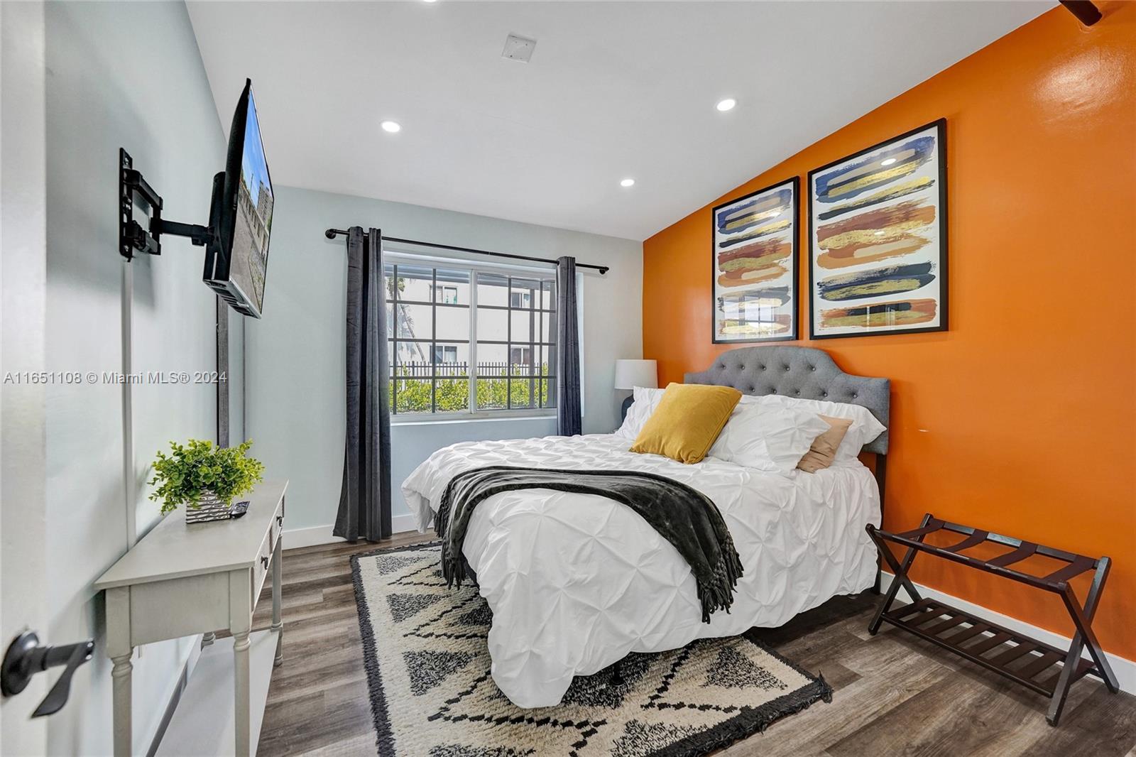 DIXIANNA VILLAS - Residential Lease