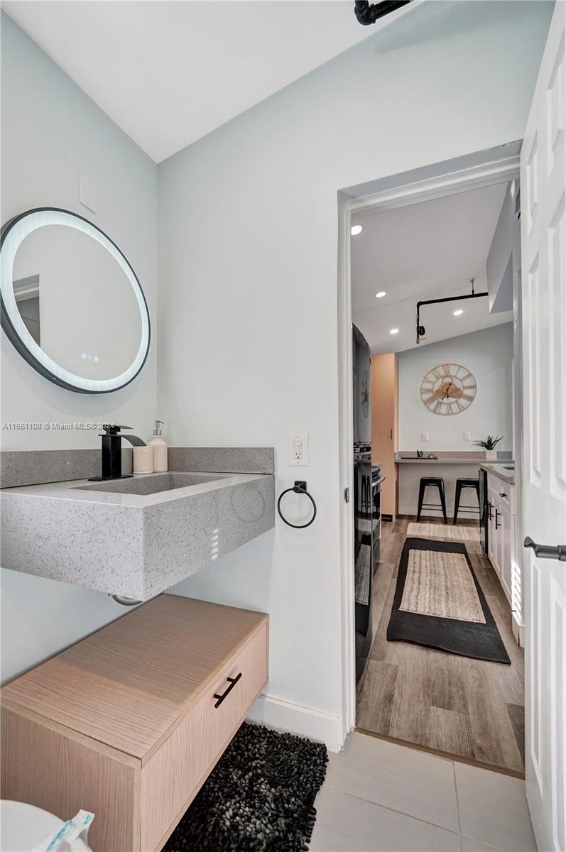 DIXIANNA VILLAS - Residential Lease