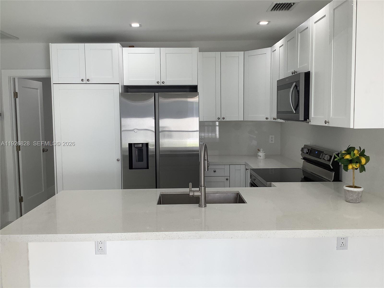 1653 SW 17th Ter Front