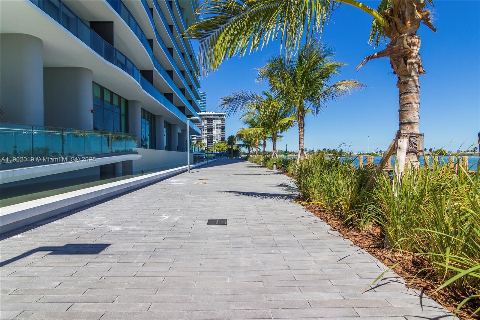 ONE PARAISO CONDO - Residential