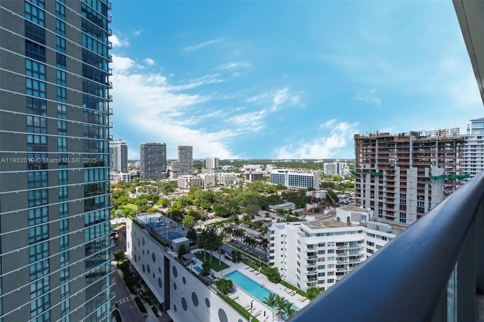ONE PARAISO CONDO - Residential