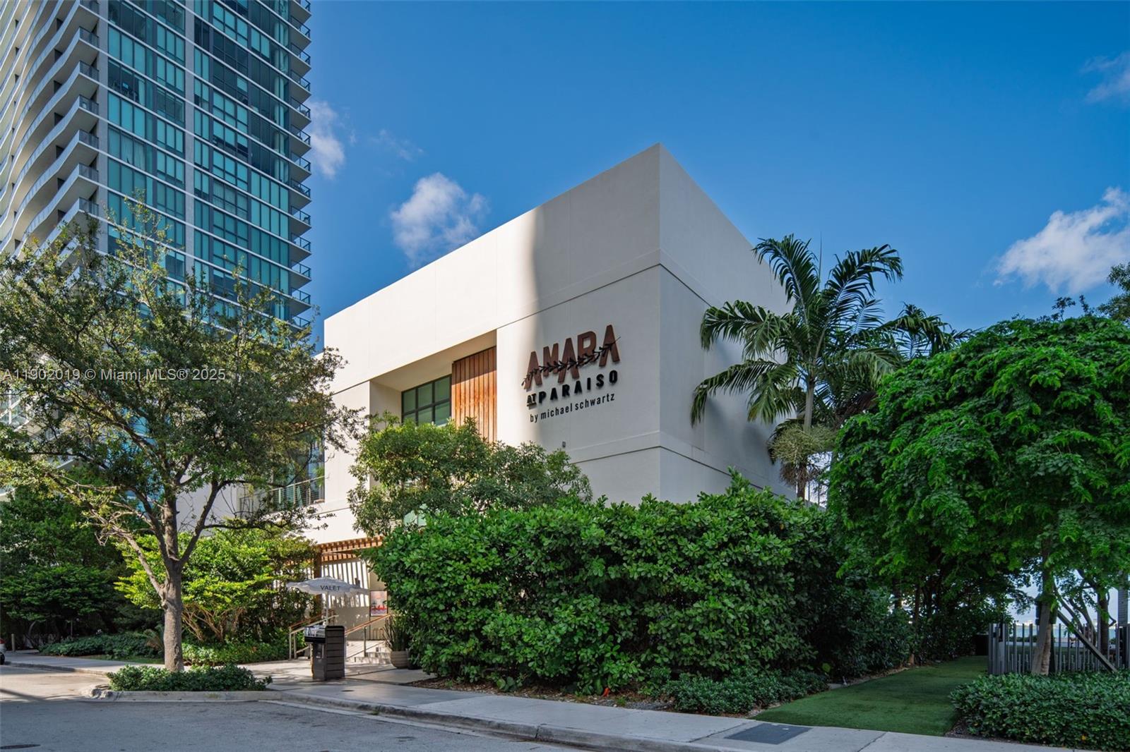 ONE PARAISO CONDO - Residential