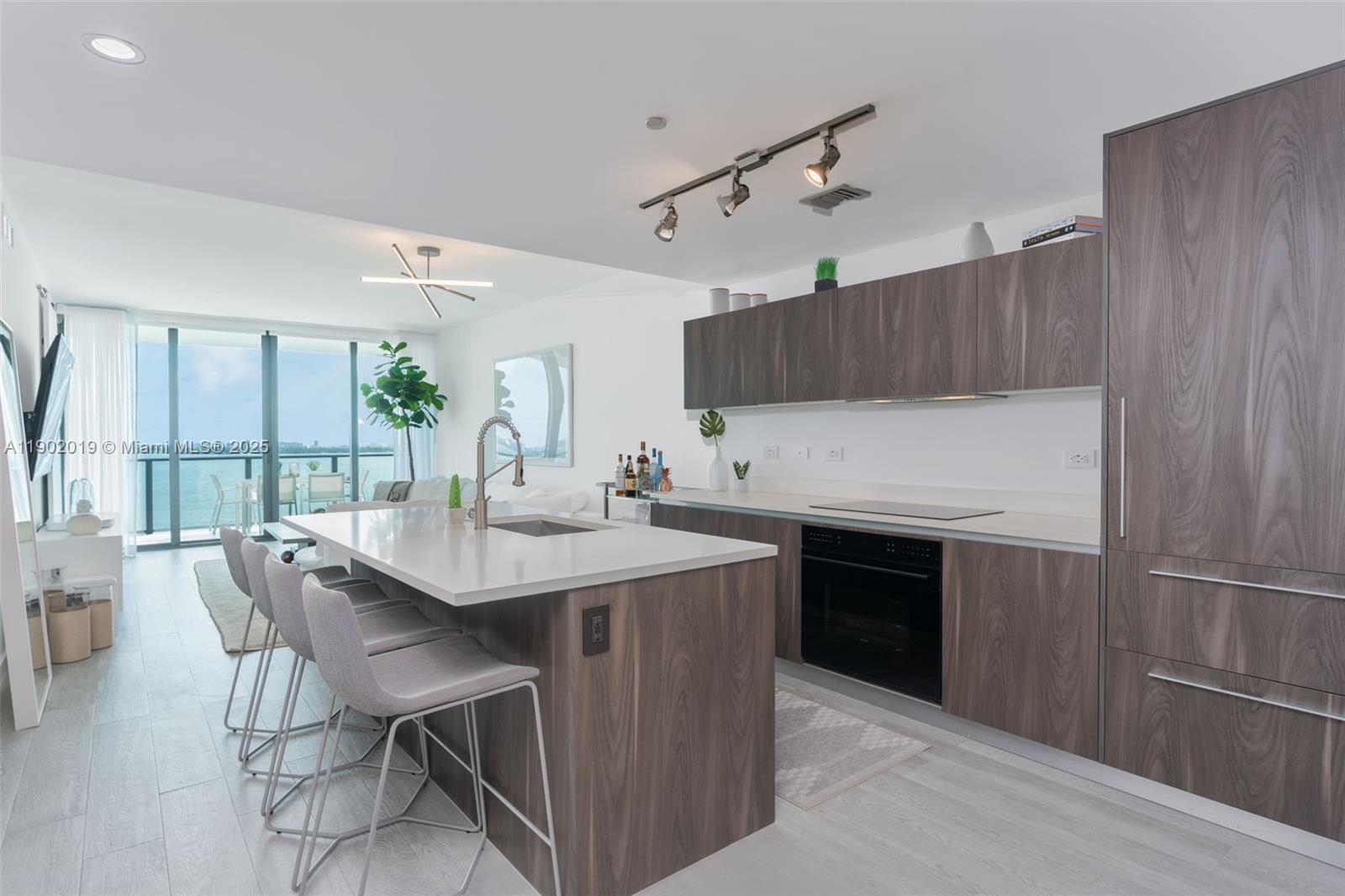 ONE PARAISO CONDO - Residential