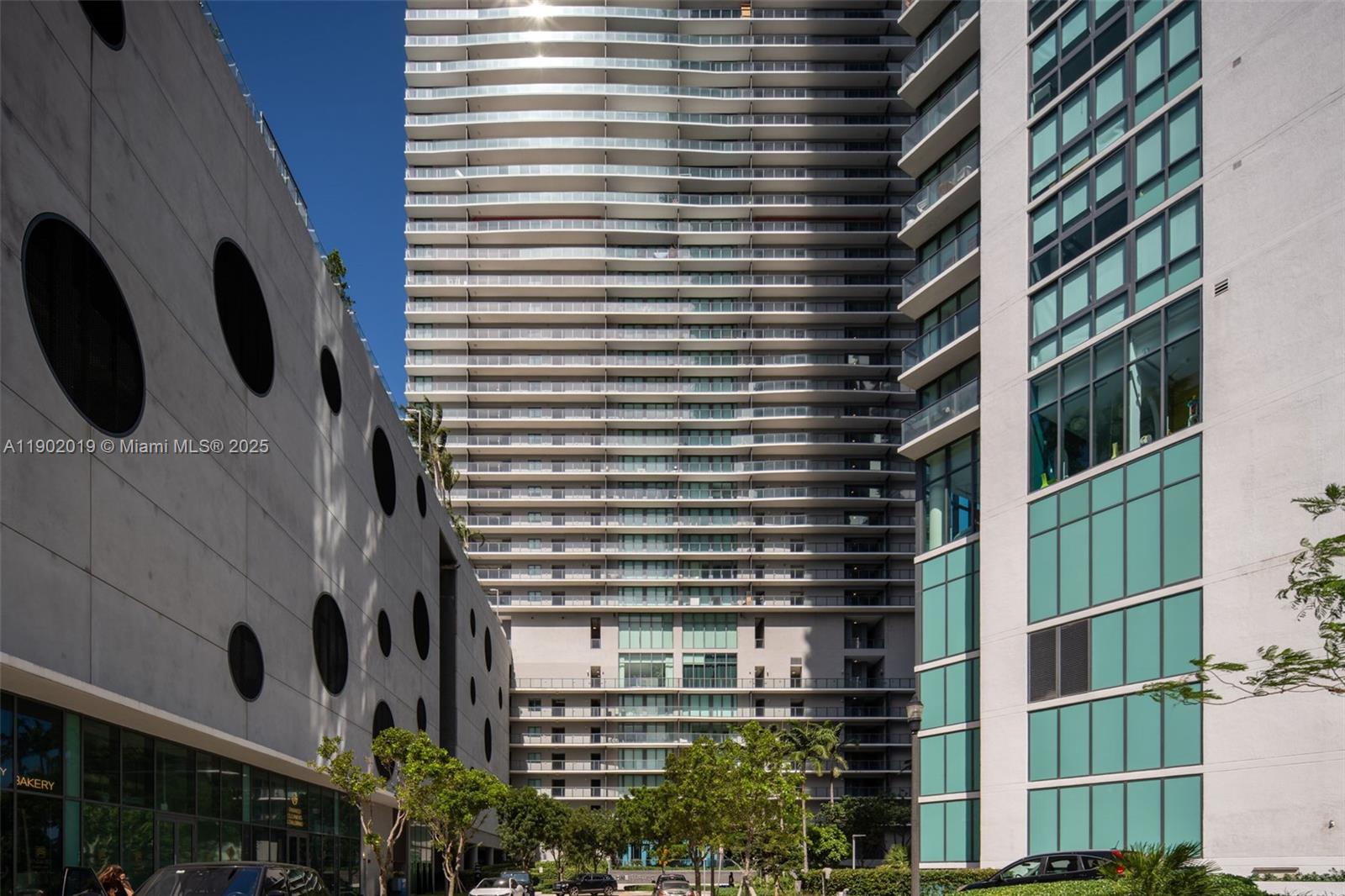ONE PARAISO CONDO - Residential