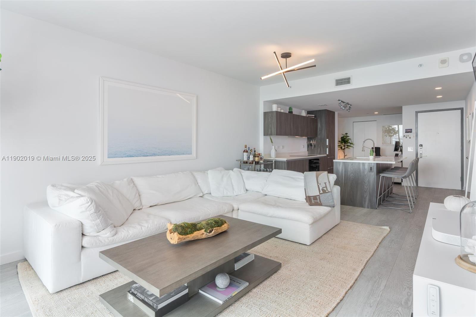 ONE PARAISO CONDO - Residential