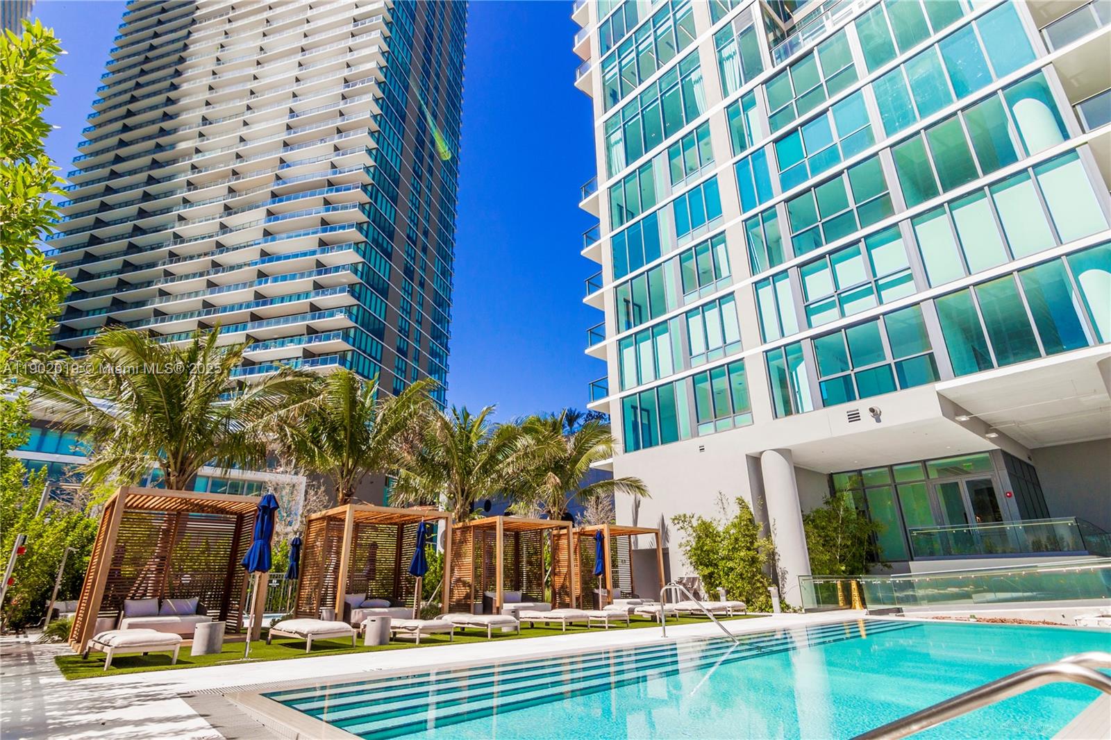 ONE PARAISO CONDO - Residential