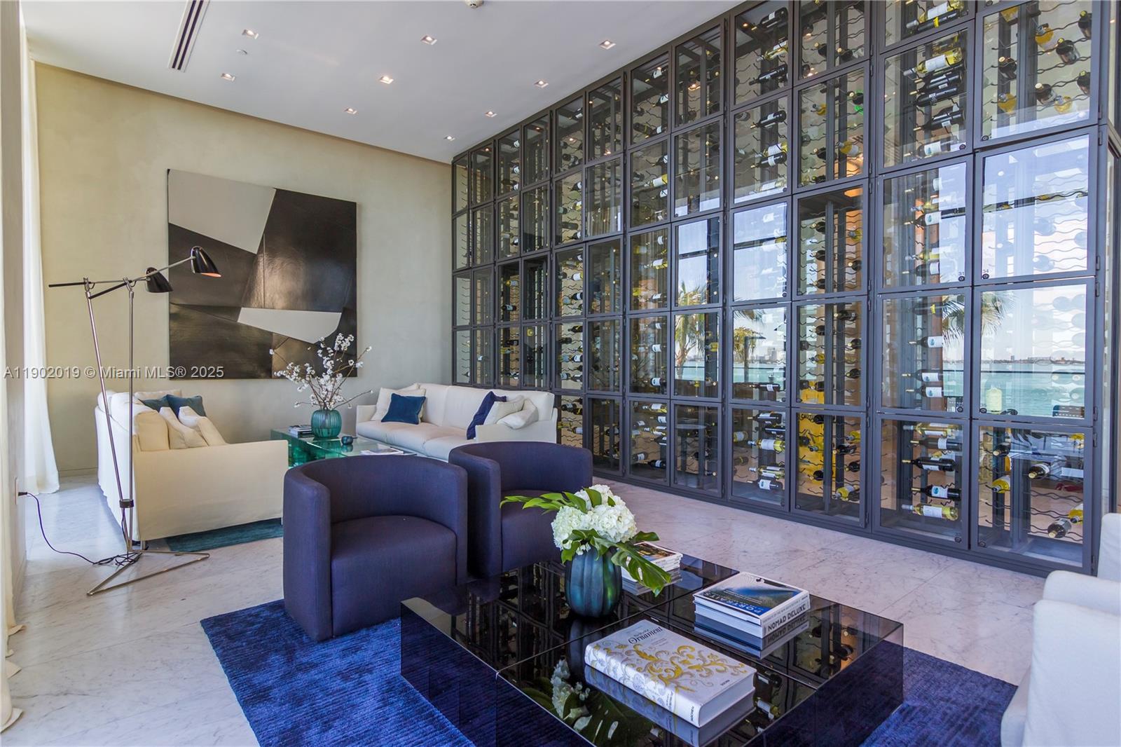 ONE PARAISO CONDO - Residential