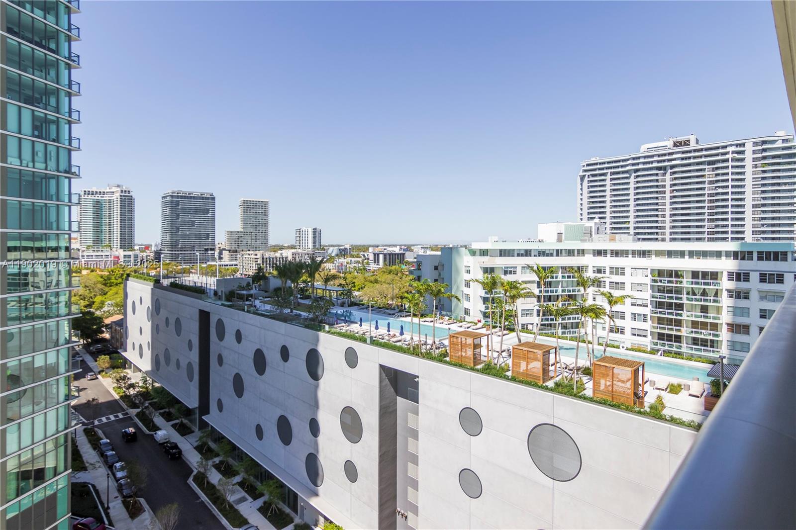 ONE PARAISO CONDO - Residential