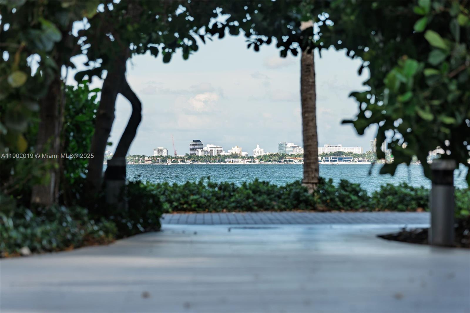 ONE PARAISO CONDO - Residential