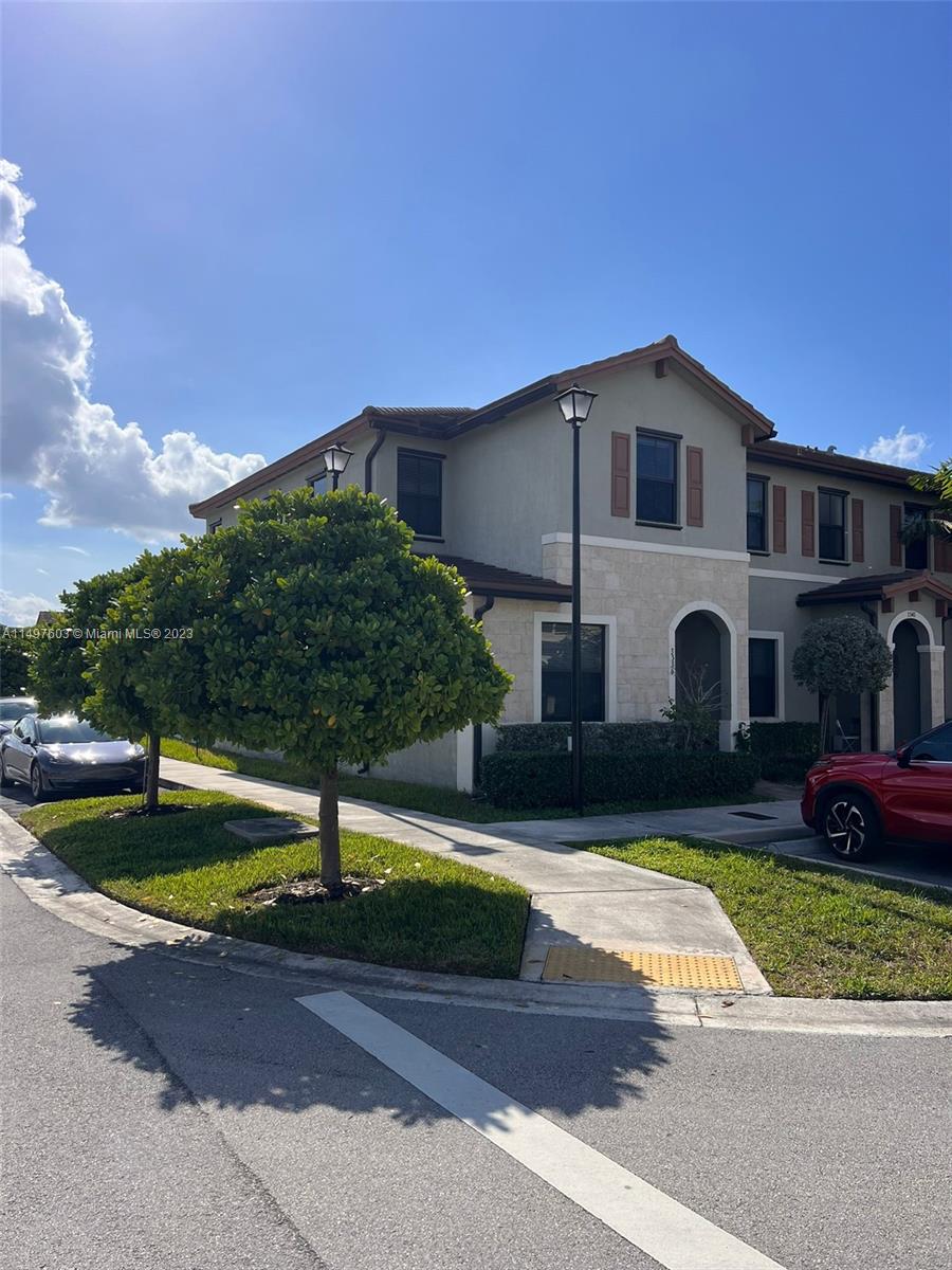 BEAUTIFUL TOWNHOUSE LOCATED AT AQUABELLA COMMUNITY. PROPERTY HAS (3) BEDROOMS AND (2.5) BATHROOMS. PATIO, KITCHEN HAS CUSTOM WOOD CABINETS AND STAINLESS STEEL APPLIANCES. (2) ASSIGNED PARKING SPACES IN FRONT OF PROPERTY & PLENTY OF GUEST PARKING. GATED, SECURITY, CLUB HOUSE, KIDS PAYGROUND, SWIMMING POOL, AND GYM.