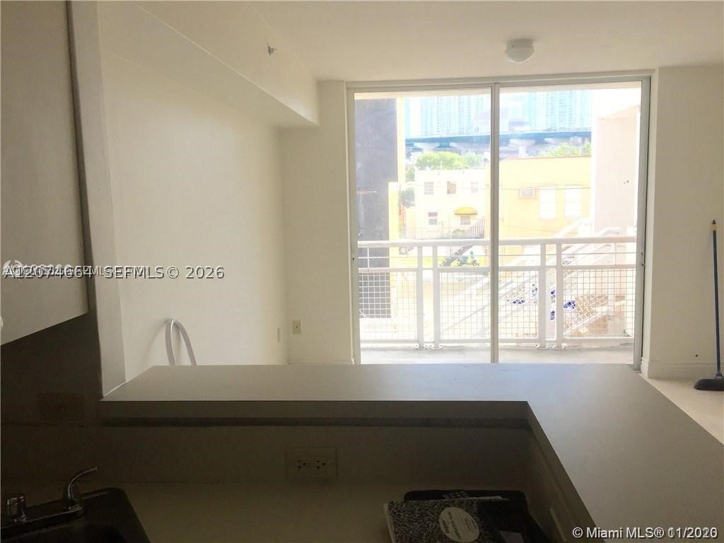 450 SW 3rd St 15