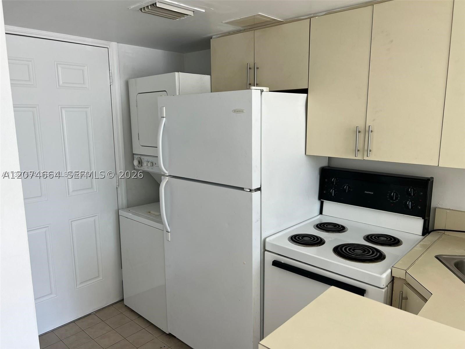 450 SW 3rd St 15, Miami FL 33130