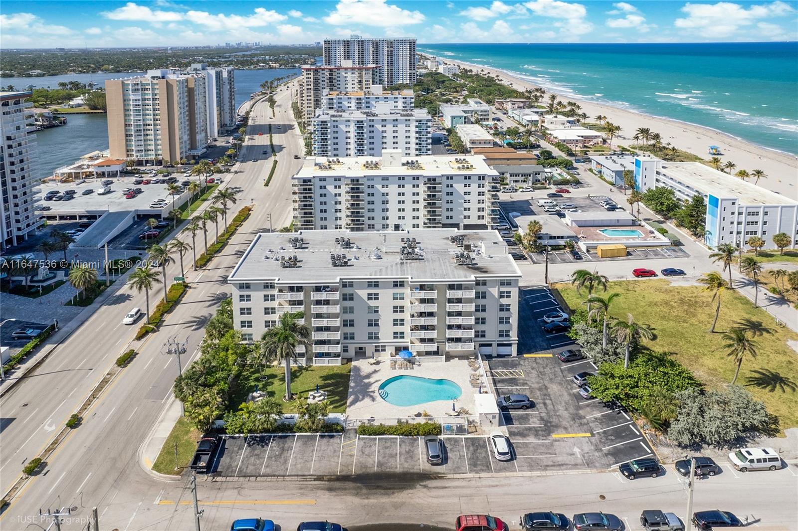 1901 S Ocean Dr 303, Hollywood, Broward County, Florida - 1 Bedrooms  
2 Bathrooms - 