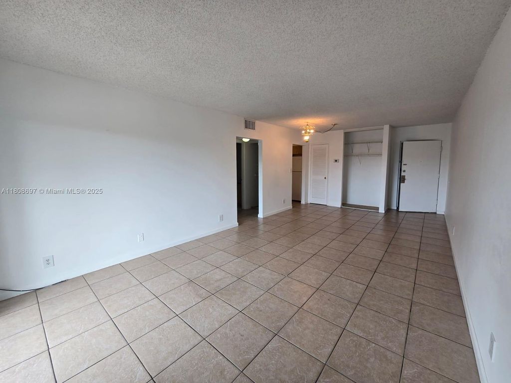 Photo of 405 S Pine Island Rd #401D, Plantation, FL 33324 (MLS # A11808697)