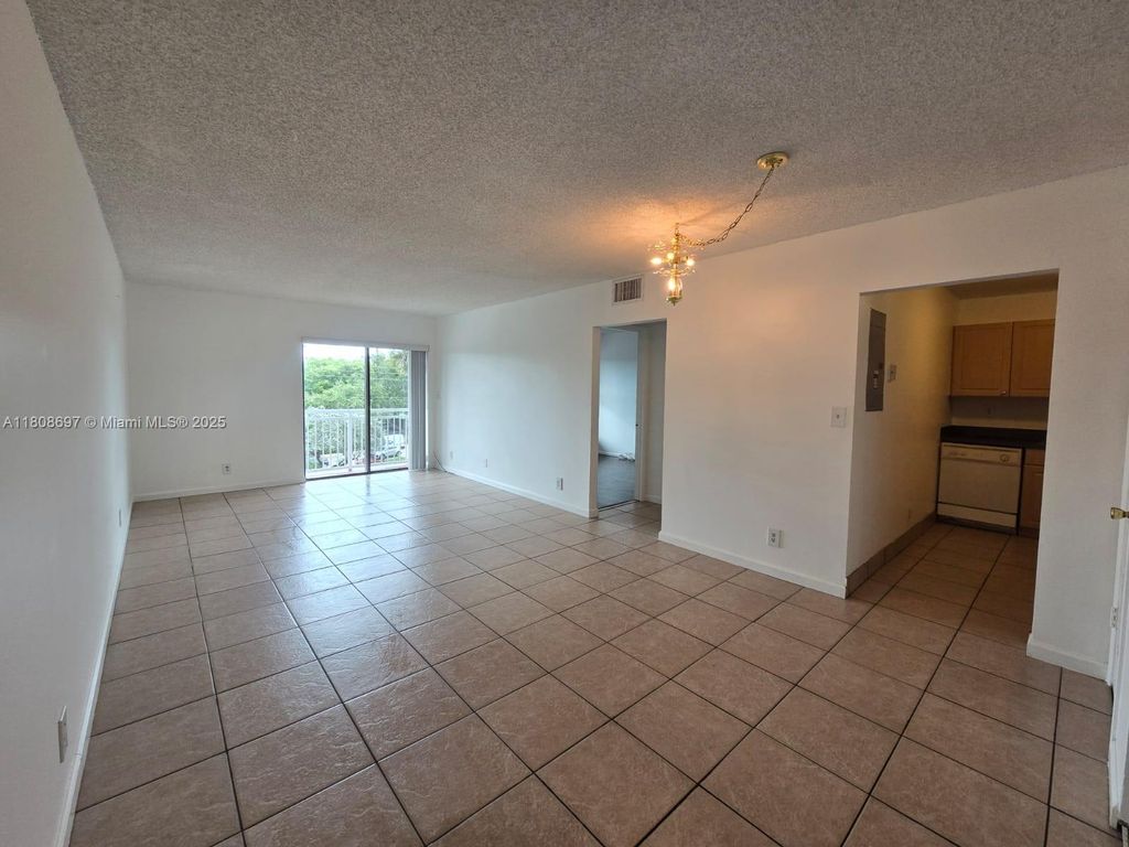 Photo of 405 S Pine Island Rd #401D, Plantation, FL 33324 (MLS # A11808697)