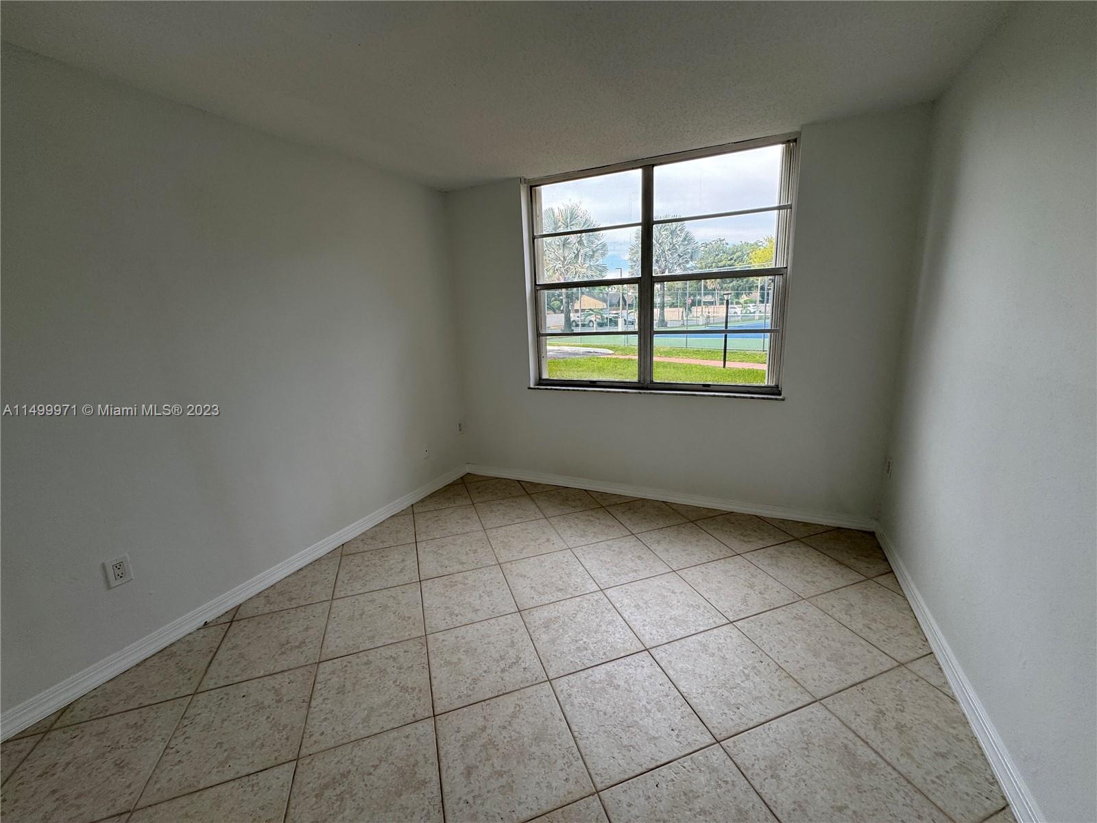 VILLAGE AT THE FALLS COND - Residential