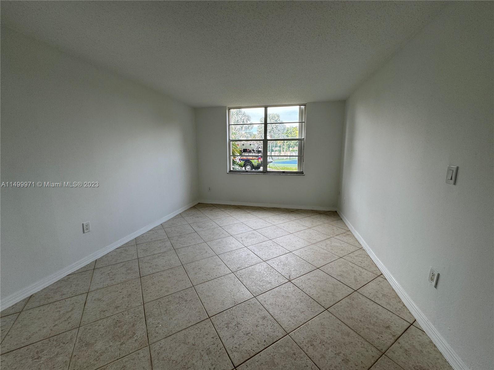 VILLAGE AT THE FALLS COND - Residential