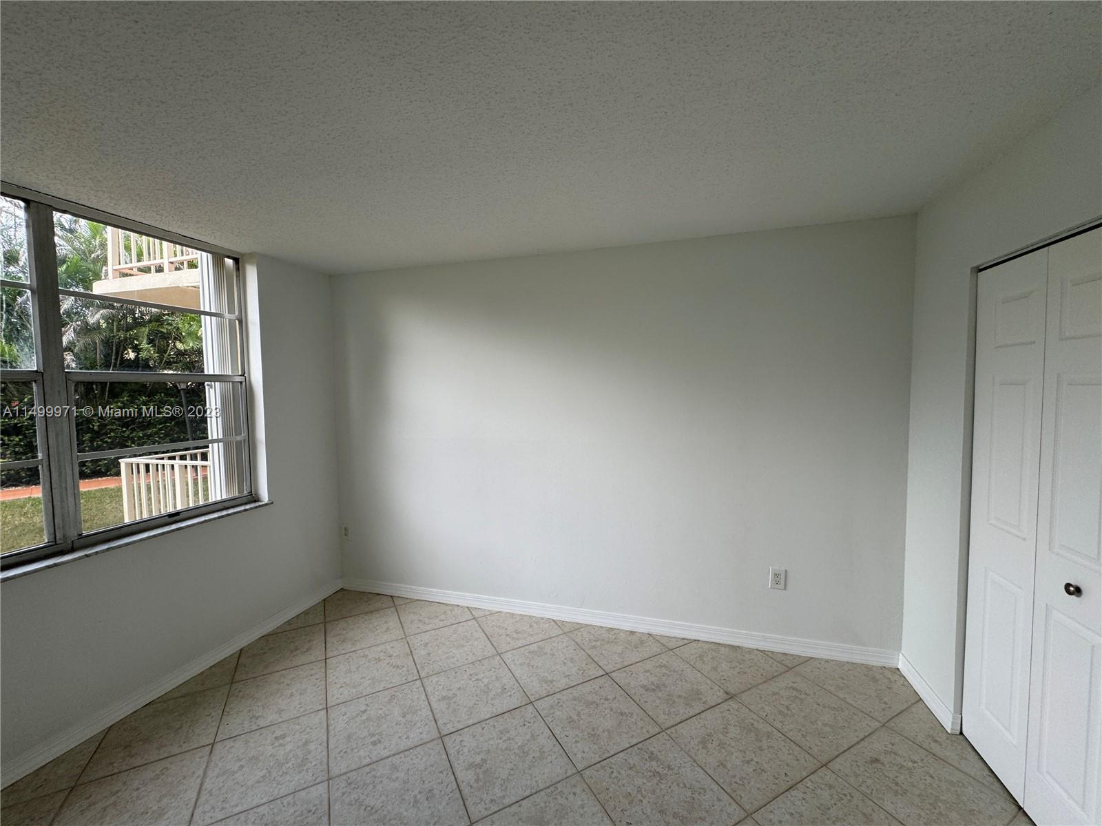 VILLAGE AT THE FALLS COND - Residential