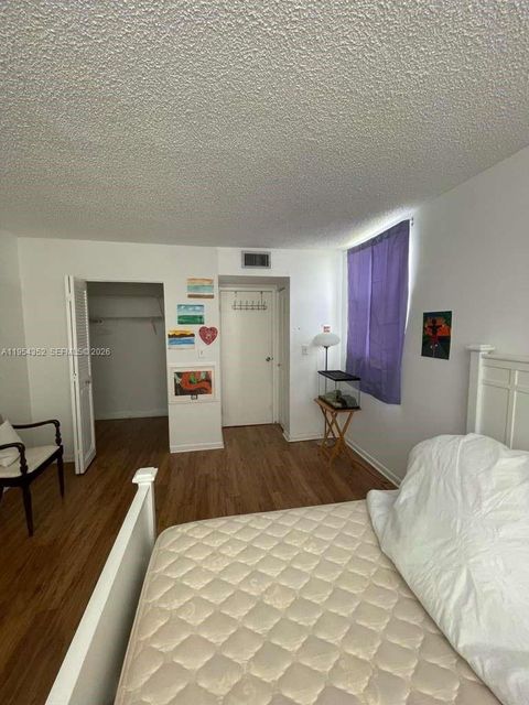 2860 Somerset Dr 405K Lauderdale Lakes FL 33311