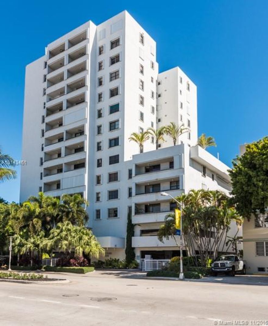 Modern Miami Beach living at Parc Plaza. Great 2 bedroom floorplan with large balcony in full service boutique building. Views, balcony, rooftop pool and parking all close to Lincoln Road, new convention center, the beach and more.