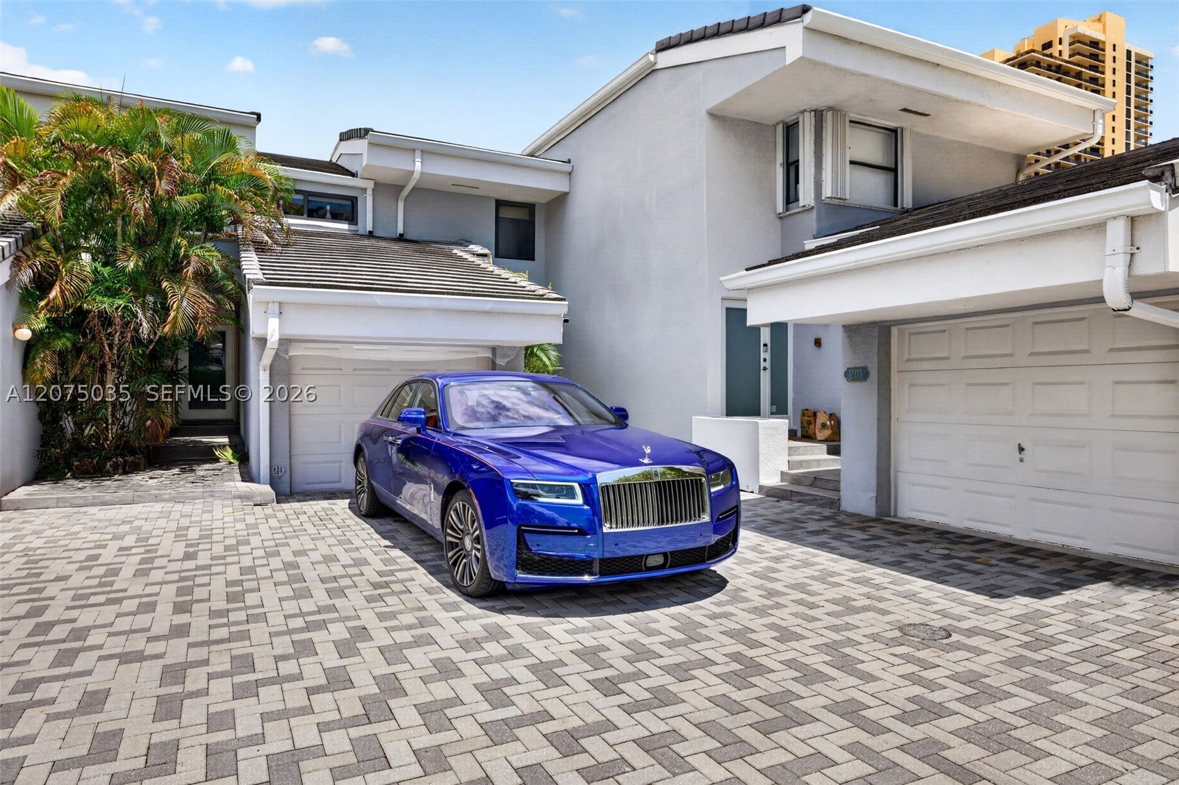 203 Poinciana Dr 103