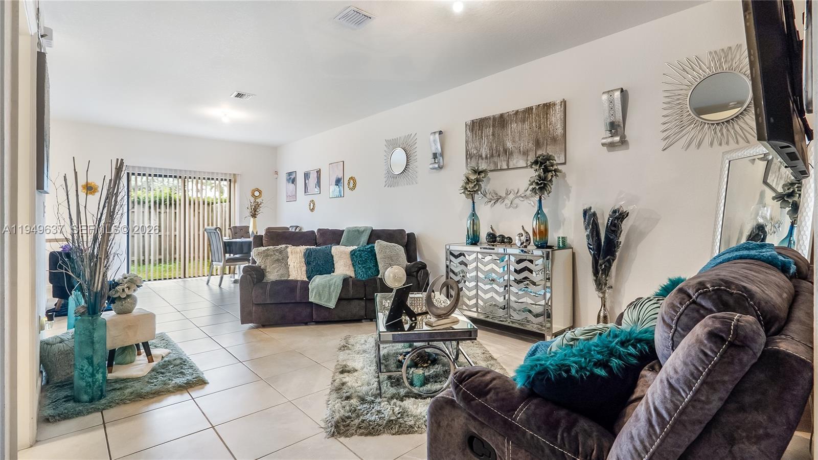 PINE ISLE - Residential