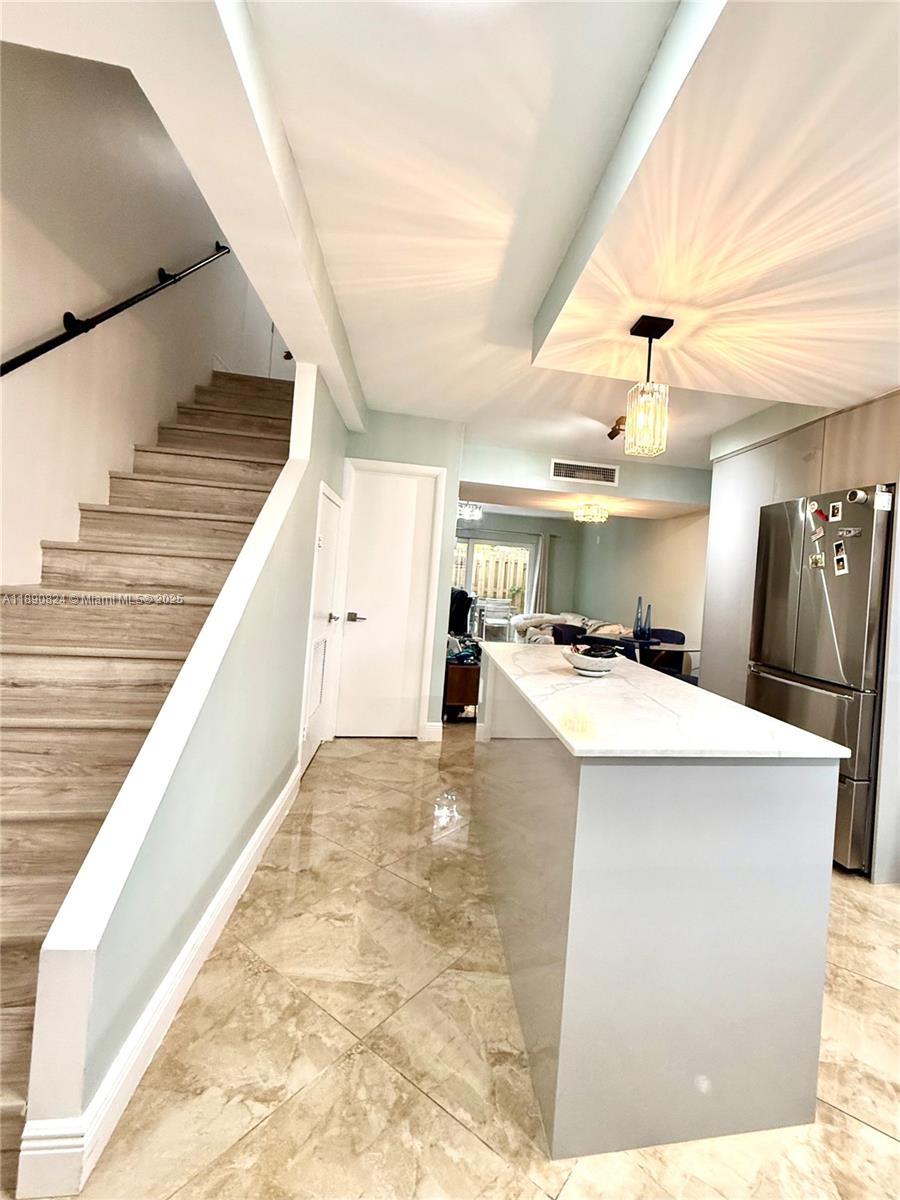 RACQUET CLUB - Residential Lease