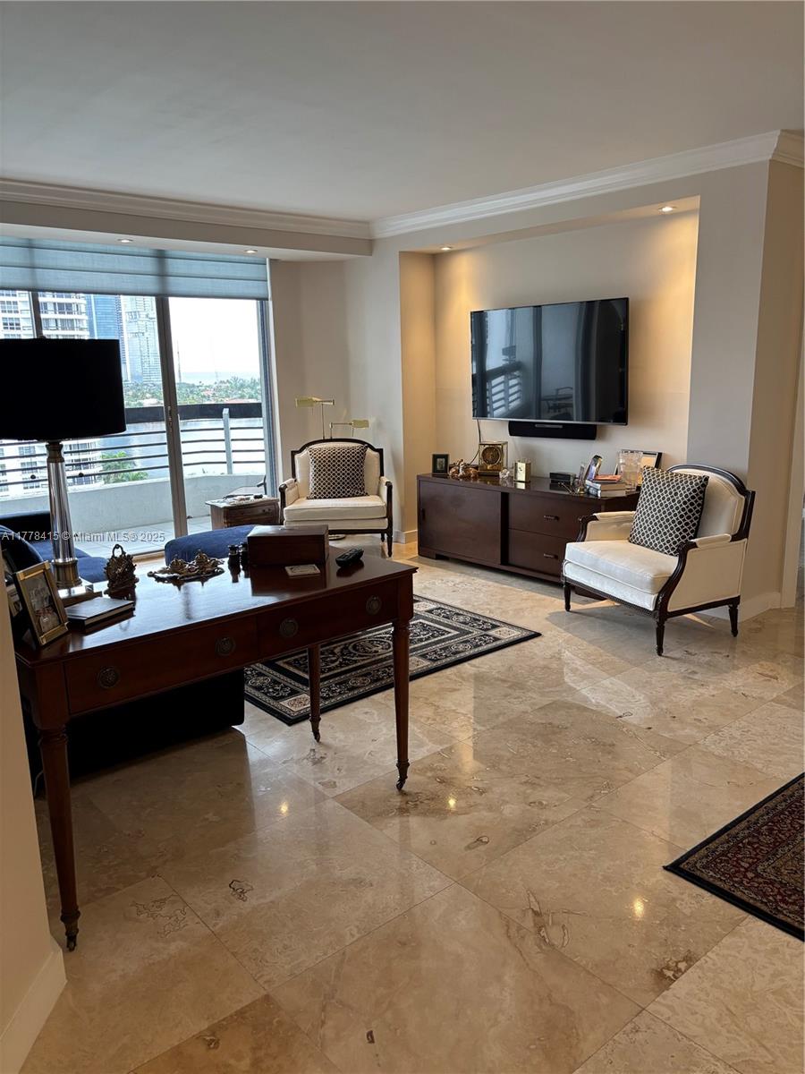 MYSTIC POINTE TOWER 500 C - Residential