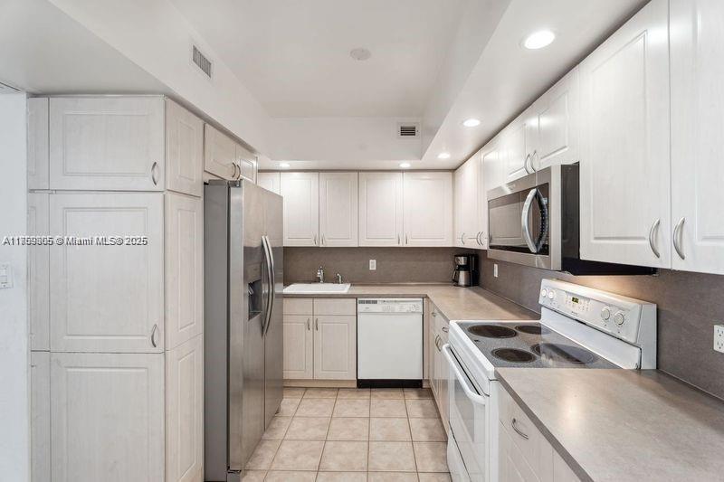 5600 Collins Ave 12H