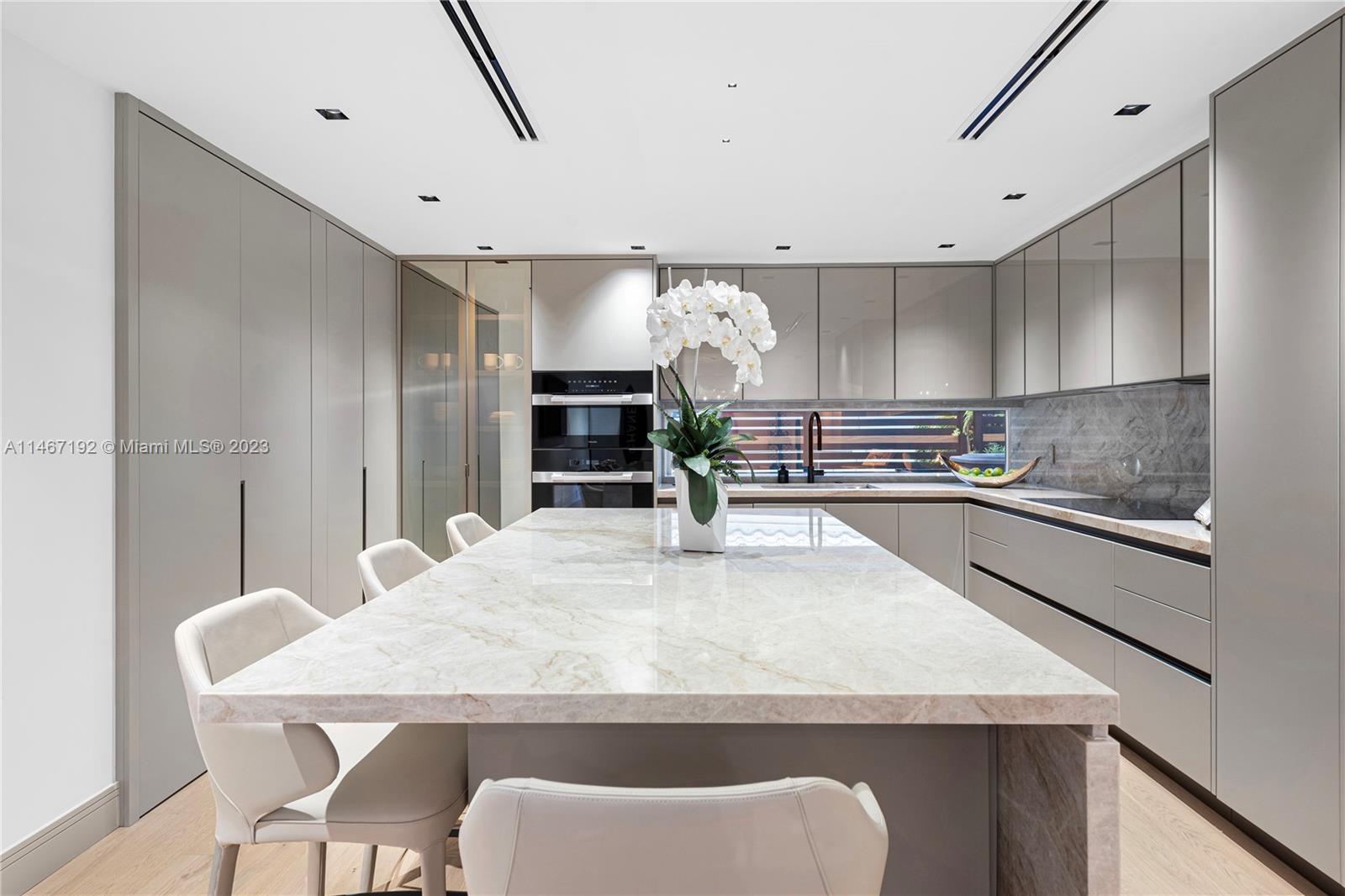 NORTH BAL HARBOUR - Residential