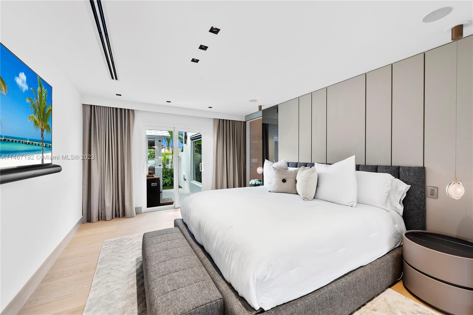 NORTH BAL HARBOUR - Residential