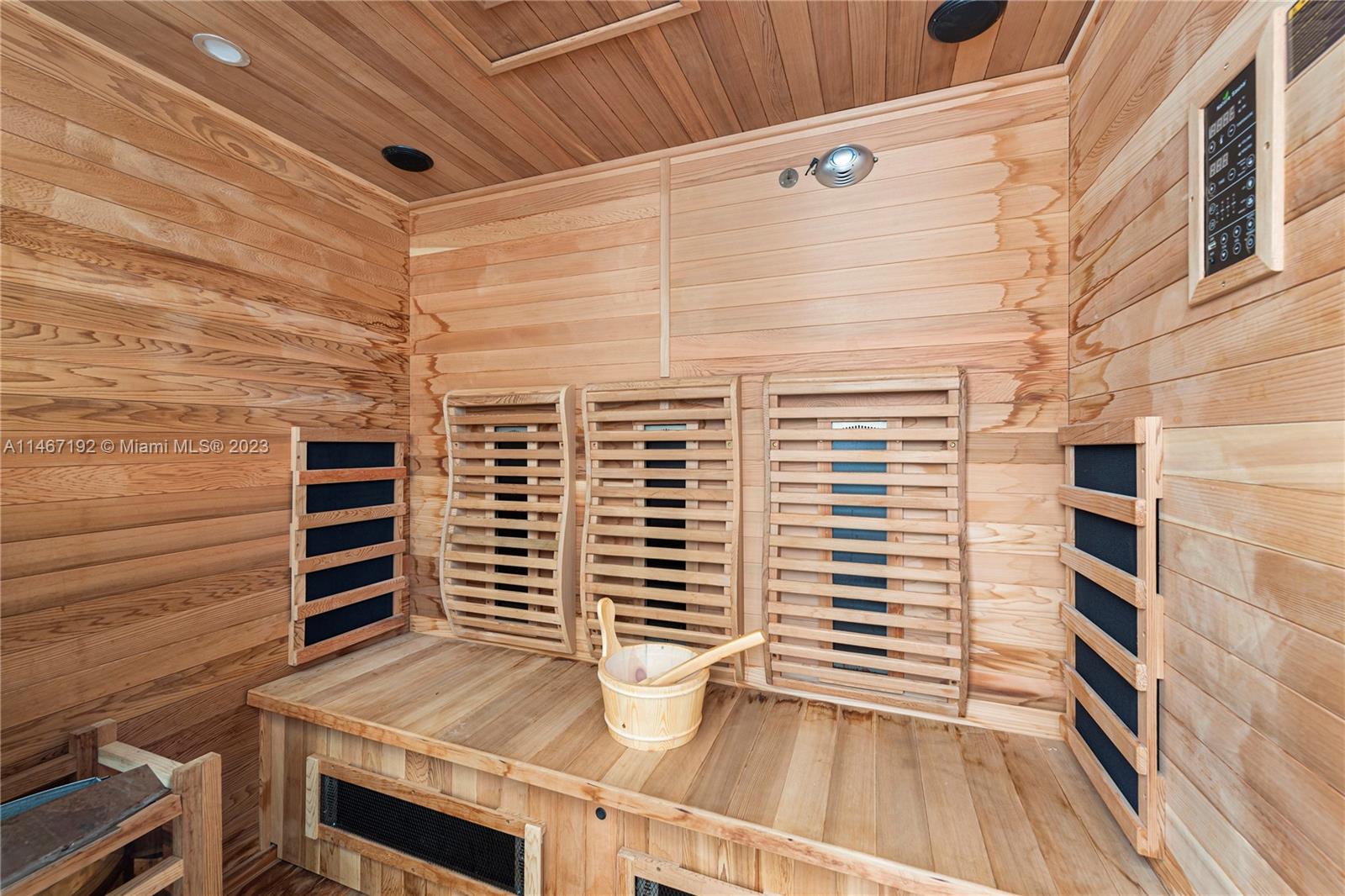 NORTH BAL HARBOUR - Residential