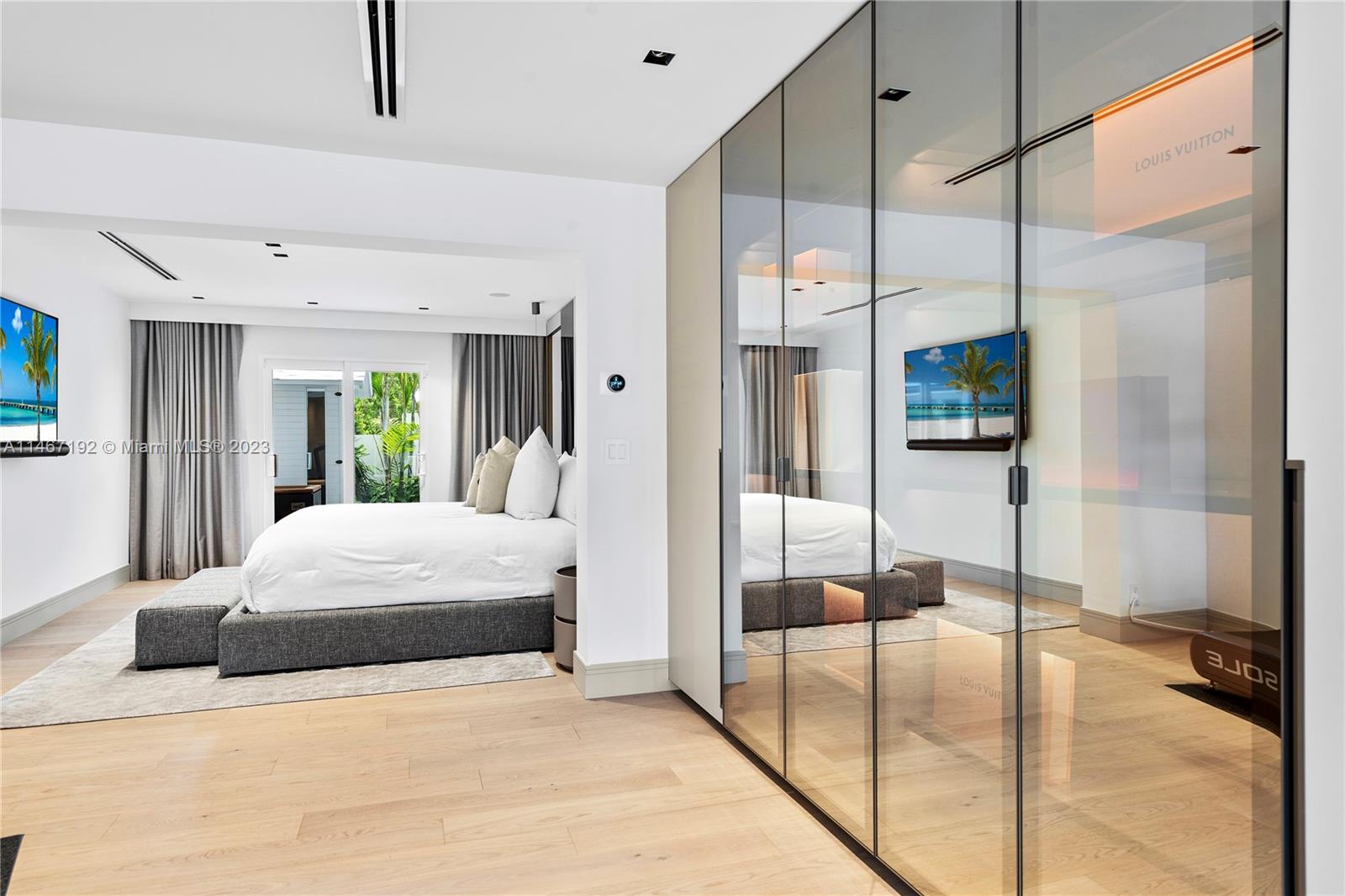 NORTH BAL HARBOUR - Residential