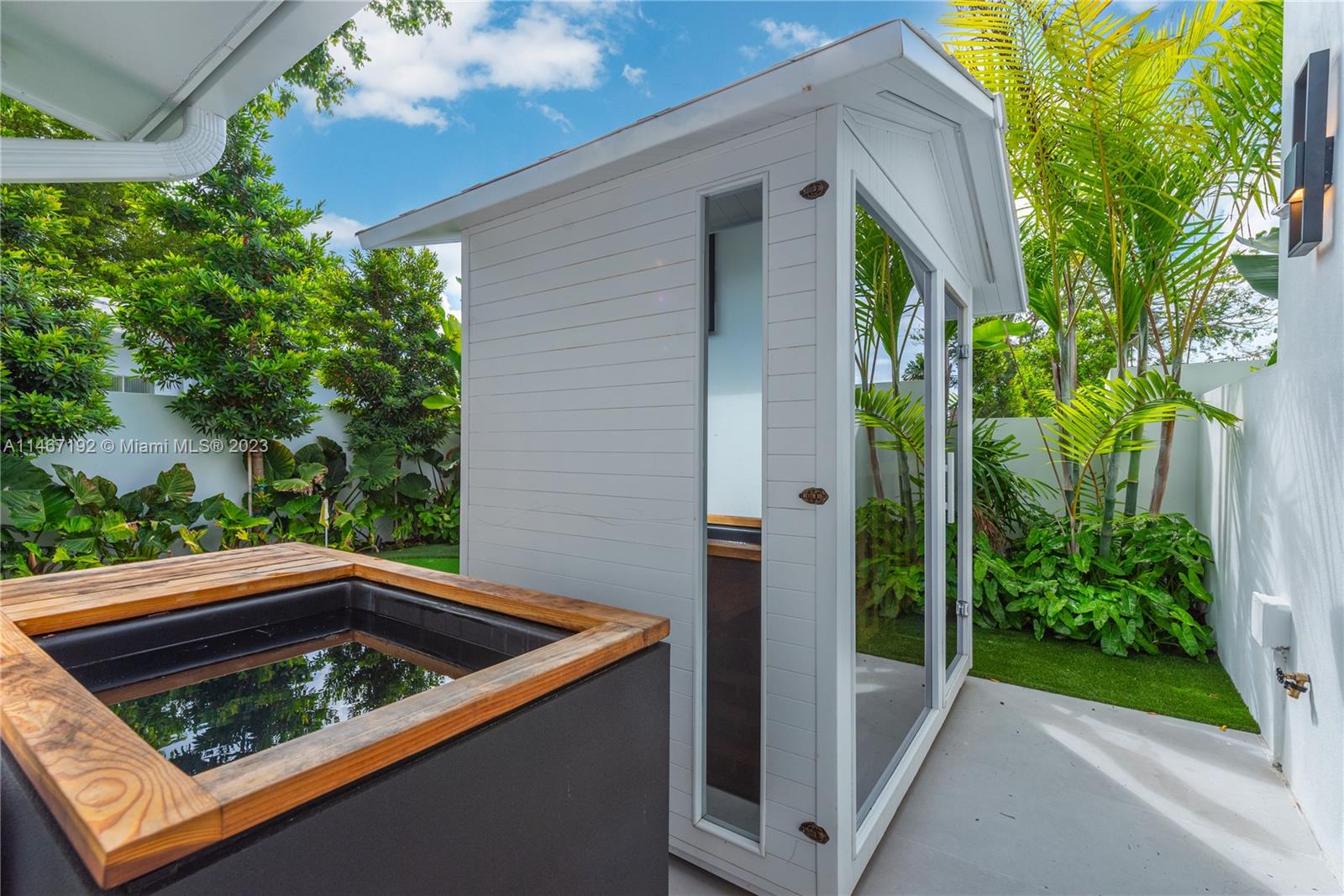 NORTH BAL HARBOUR - Residential