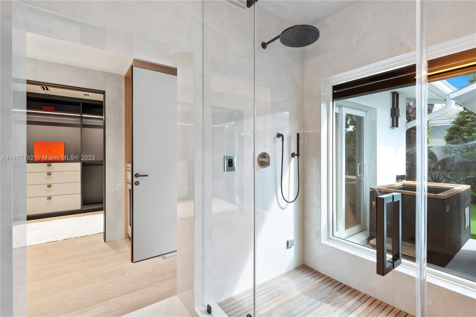 NORTH BAL HARBOUR - Residential