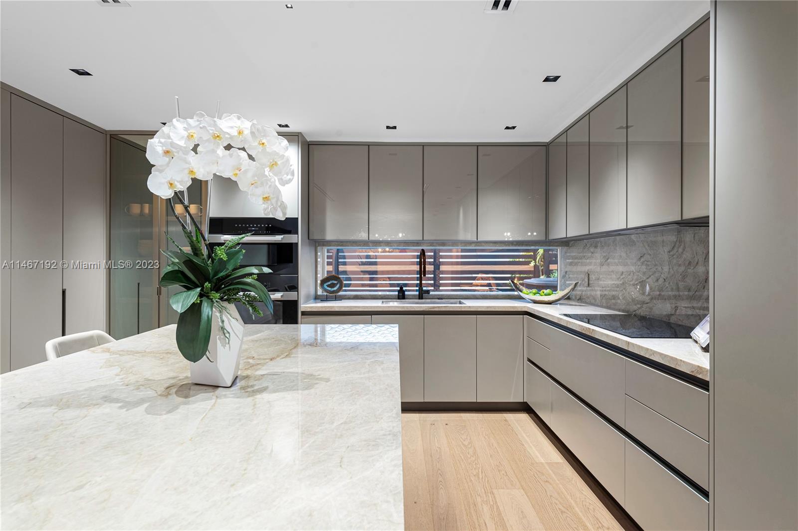 NORTH BAL HARBOUR - Residential