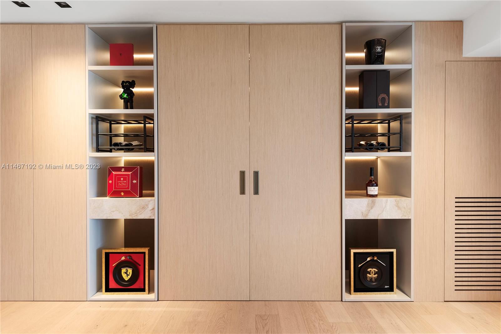 NORTH BAL HARBOUR - Residential