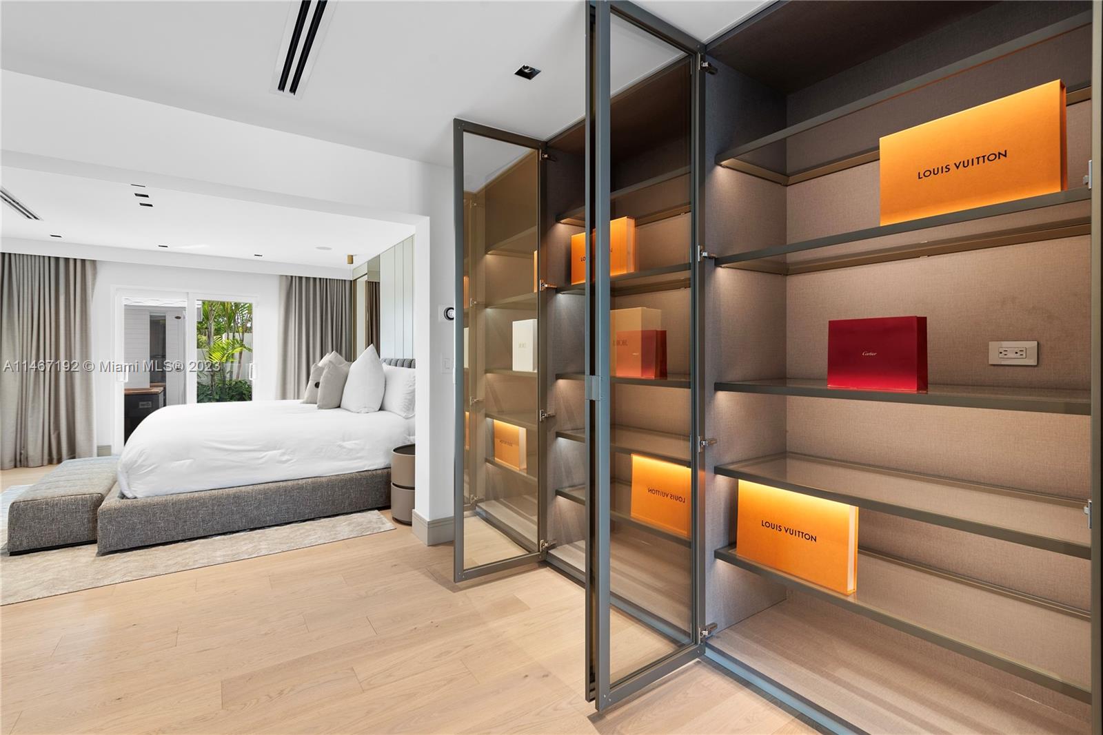 NORTH BAL HARBOUR - Residential