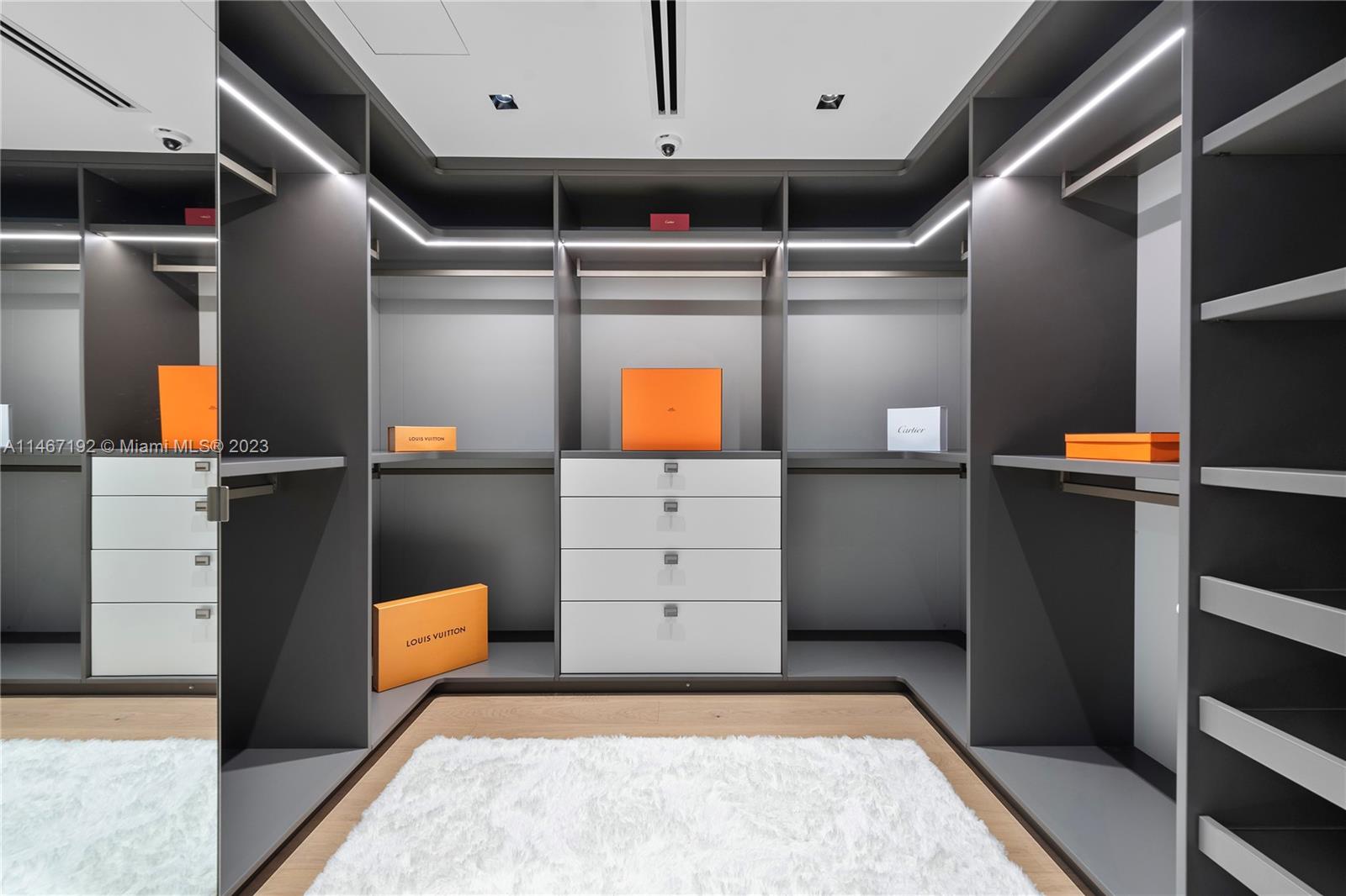 NORTH BAL HARBOUR - Residential