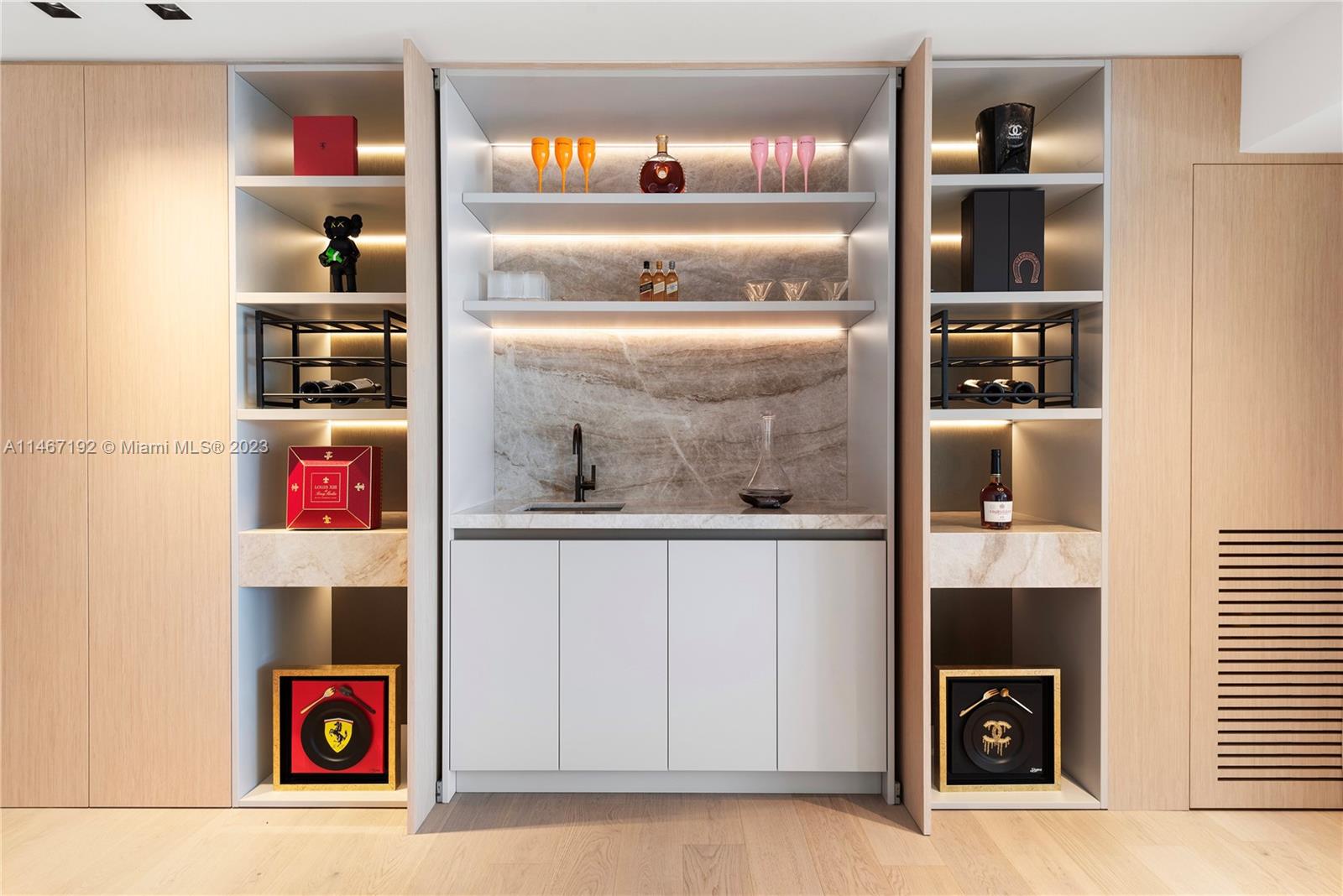 NORTH BAL HARBOUR - Residential