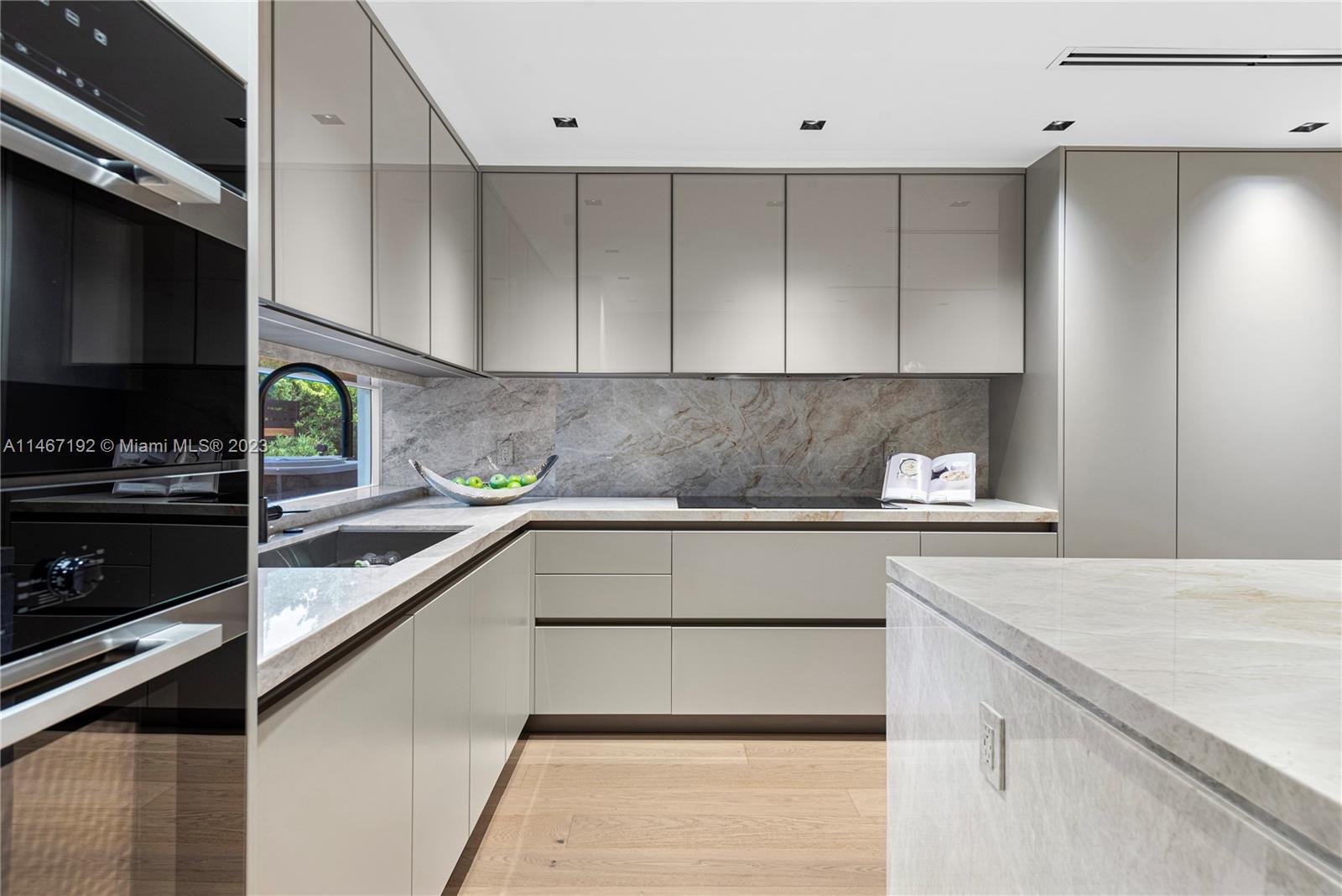 NORTH BAL HARBOUR - Residential