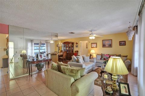 Single Family Residence in Tamarac FL 8301 57th Pl Pl 7.jpg